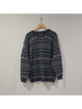 Vintage Wool Navy and Grey Crewneck Fishermancore/Cabincore Men's Wear  Sweater